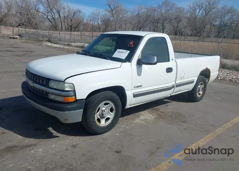 2000 Chevrolet Silverado 1500 Ls z USA, uszkodzony, nr VIN 1GCEC14VXYE112750